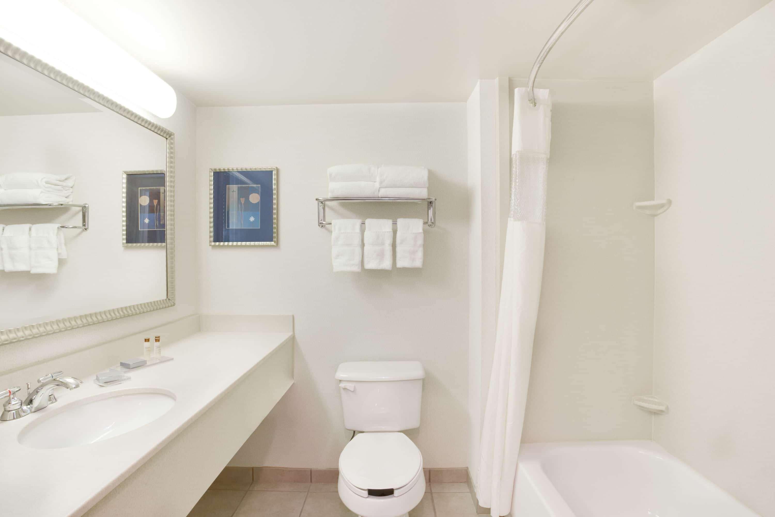 Wingate By Wyndham Bridgeport Clarksburg Hotel Buitenkant foto