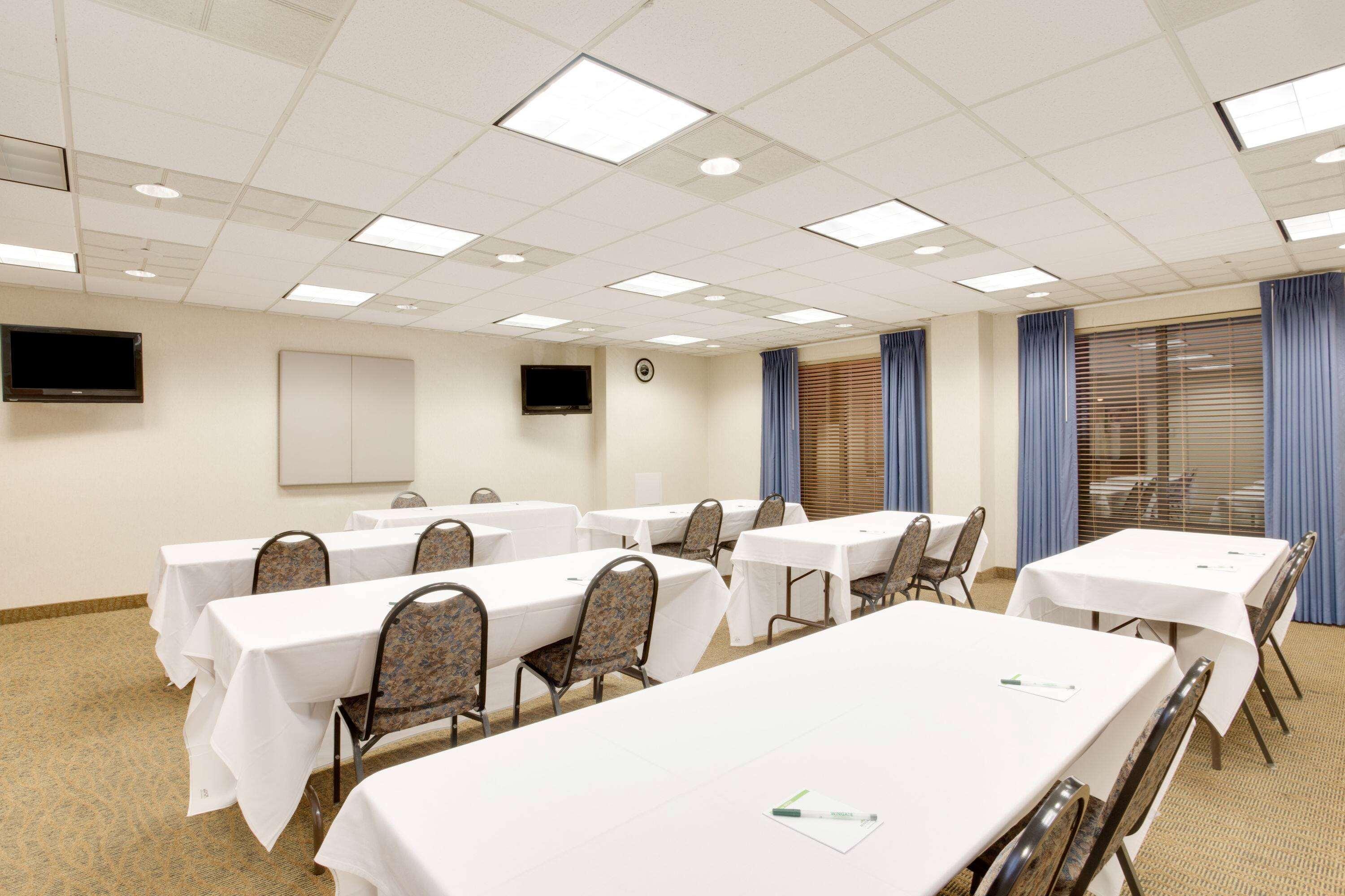 Wingate By Wyndham Bridgeport Clarksburg Hotel Buitenkant foto